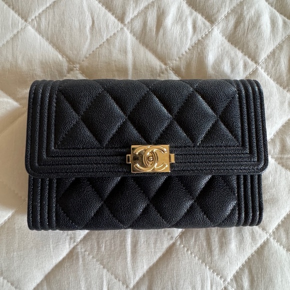 Chanel Black Quilted Leather Wallet - Picture 1 of 6